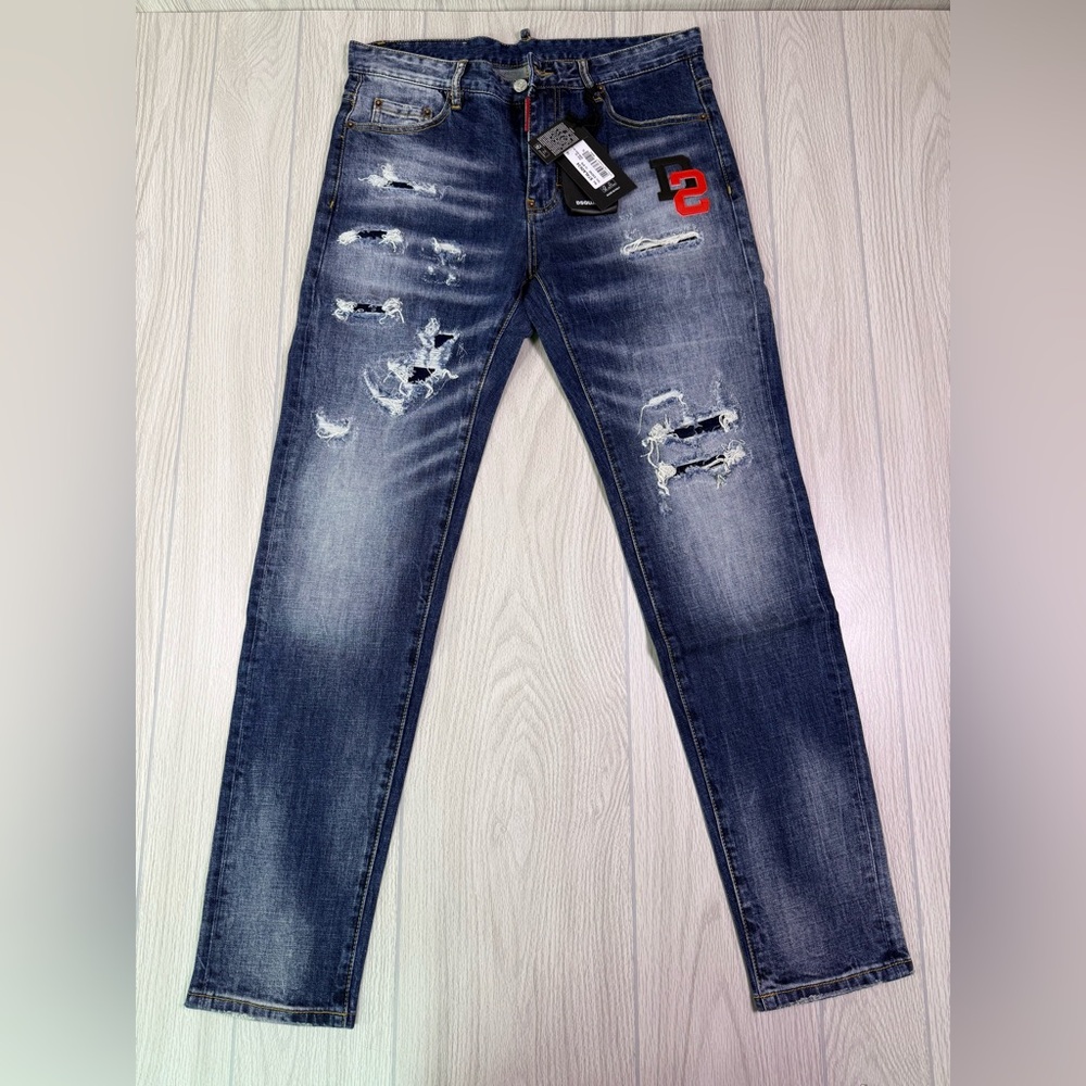 DSQUARED2 Blue‎ Distressed Men's Jeans with Black&Red D2 Patch